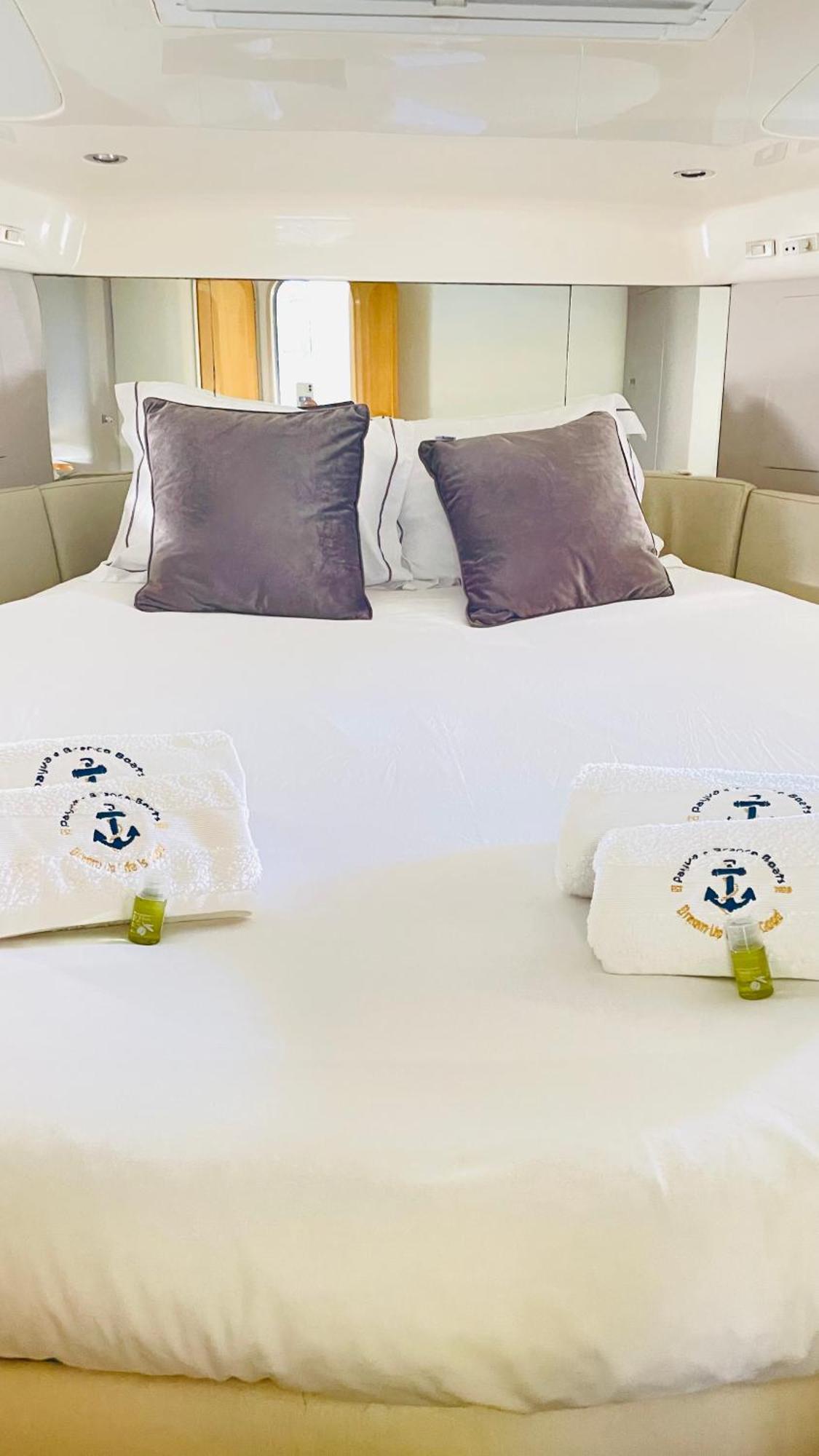 Payva & Branco Boats Iate Privado Em Cascais Hotel Exterior photo